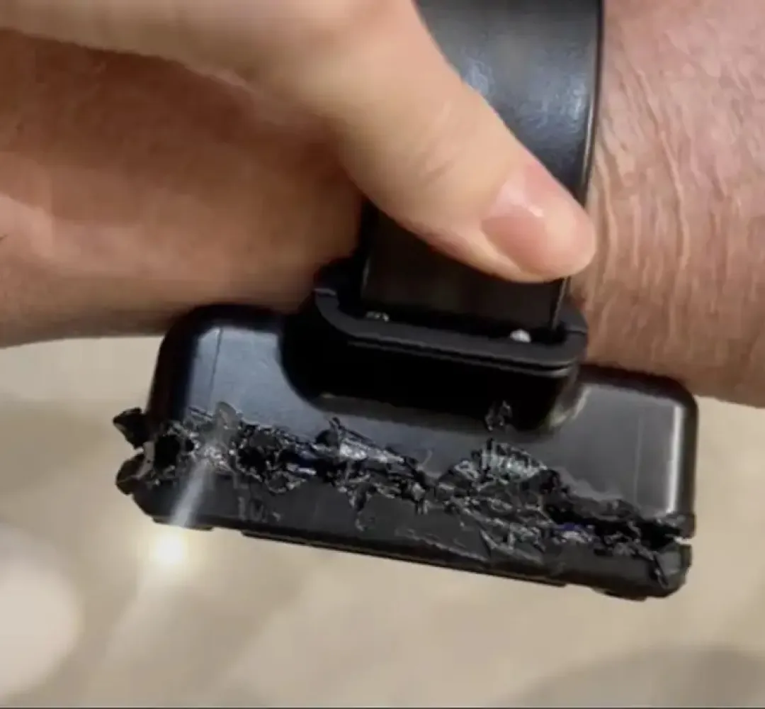 Bolsonaro usou ferro de solda para tentar abrir tornozeleira