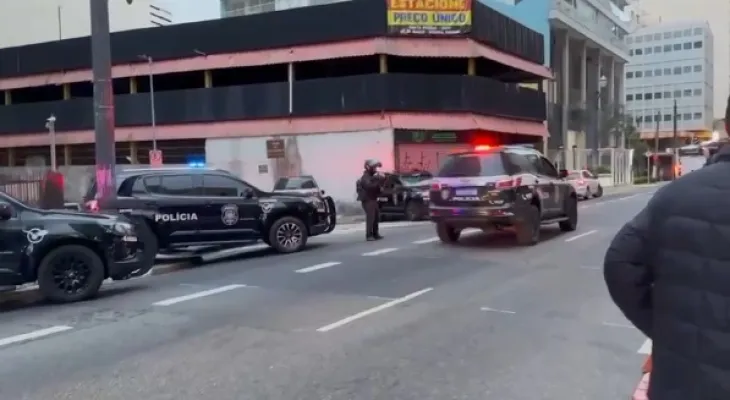 PCPR e PRF cumprem mandados contra grupo que usava falsos carros oficiais para transportar drogas