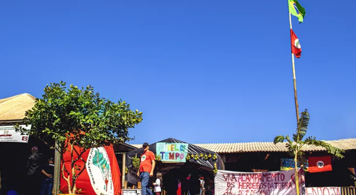 Justiça determina restabelecimento de energia a acampamento com 1,1 mil famílias no Centro-Sul do Paraná