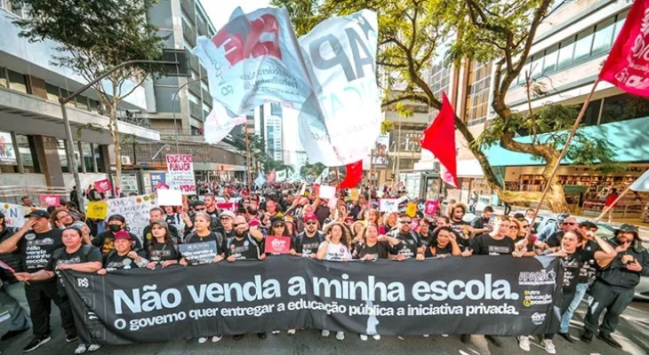 Escolas rejeitam “Parceiro da Escola” e APP afirma que Ratinho Jr. tenta impor privatização