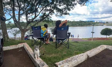 Calor marca fim do verão, mas frente fria pode provocar temporais no Paraná