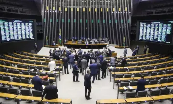 Congresso derruba vetos de Lula e restabelece regras que flexibilizam licenciamento ambiental