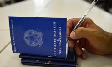 Governo confirma salário mínimo de R$ 1.621 em 2026