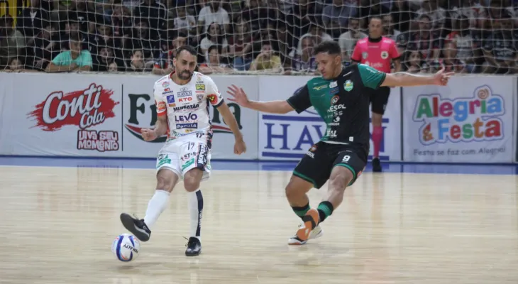 Zequinha tenta ampliar a história no Cascavel Futsal