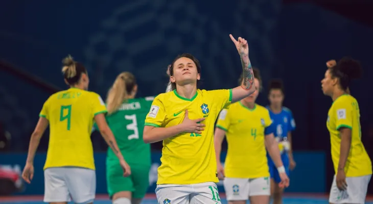 Já classificado, Brasil enfrenta o Panamá pela Copa do Mundo de futsal