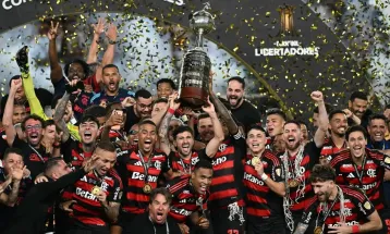 Flamengo bate Palmeiras em Lima e se torna o primeiro brasileiro tetra da Libertadores