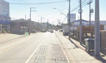 Tiroteio em Palhoça deixa um morto e suspeitos fogem após incendiar veículos