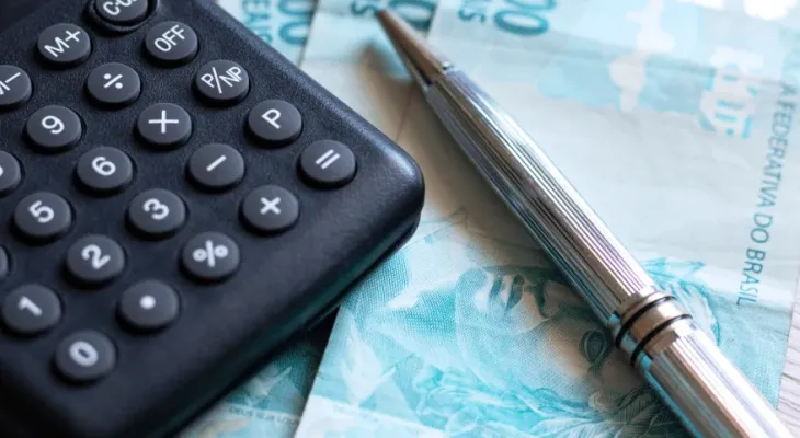 Juíza vê juros divergentes em empréstimo e manda devolver valores em dobro