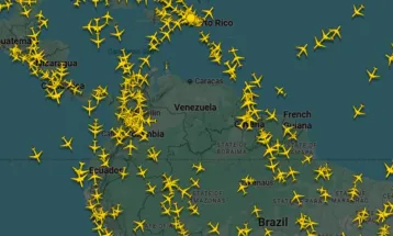 Companhias aéreas evitam espaço aéreo da Venezuela após alerta de Trump, e mapa de voos mostra “buraco” sobre o país