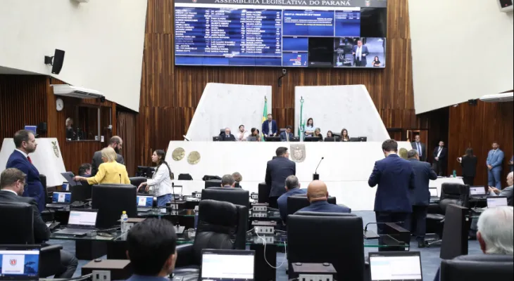 Assembleia aprova mudança nas custas judiciais do Paraná e texto volta à CCJ após emenda