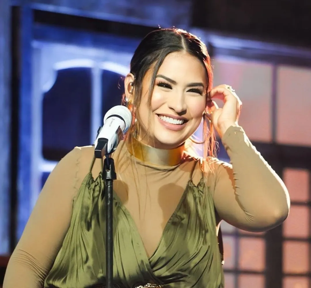 Simone Mendes fala sobre repercussão de não usar calcinha e anuncia novo DVD em Brasília