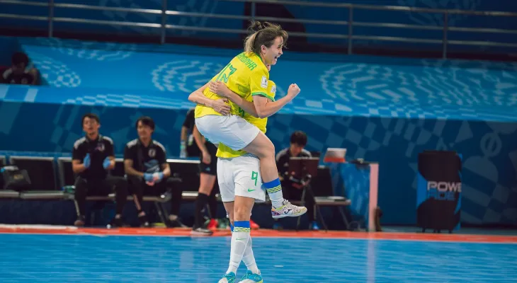 Brasil goleia o Japão e está nas semifinais da Copa do Mundo de futsal feminino