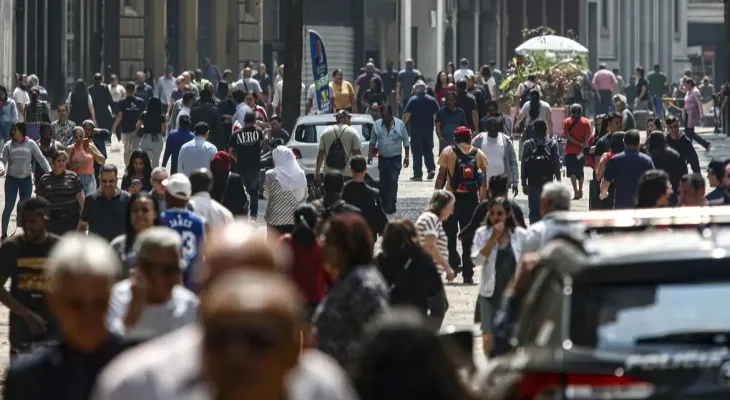 Mais de 8,6 milhões deixam pobreza; Brasil tem melhor nível desde 2012