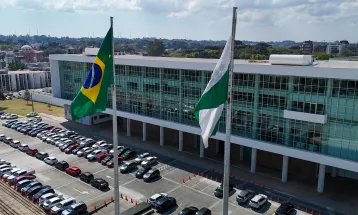 Antecipação do 13º salário dos servidores terá impacto de R$ 148 milhões no PIB do Paraná