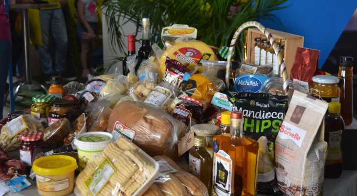 Feira de Natal do IDR-Paraná começa em Curitiba com produtos da agricultura familiar
