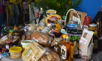 Feira de Natal do IDR-Paraná começa em Curitiba com produtos da agricultura familiar