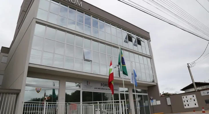 Homem que esfaqueou novo namorado de sua ex-esposa é condenado a 13 anos de prisão