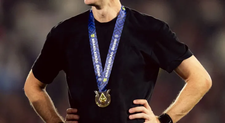 Filipe Luís iguala marca de Jorge Jesus no Flamengo