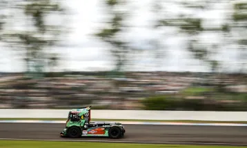 Onze pilotos e dois títulos em jogo na Copa Truck em Interlagos