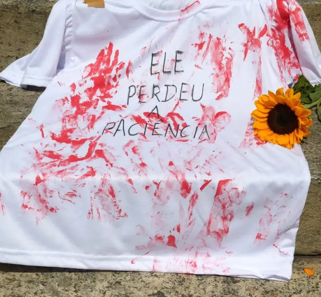 Mulheres vão às ruas em todo país para protestar contra o feminicídio