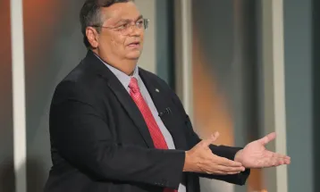 Dino manda PF investigar novas irregularidades em emendas Pix