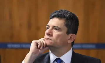 Moro lidera pesquisa ao governo, mas número de indecisos é grande