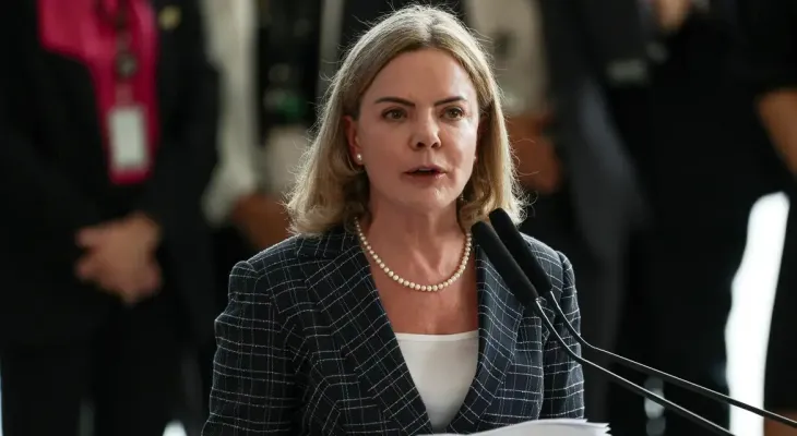 Gleisi critica projeto que reduz penas do 8 de Janeiro