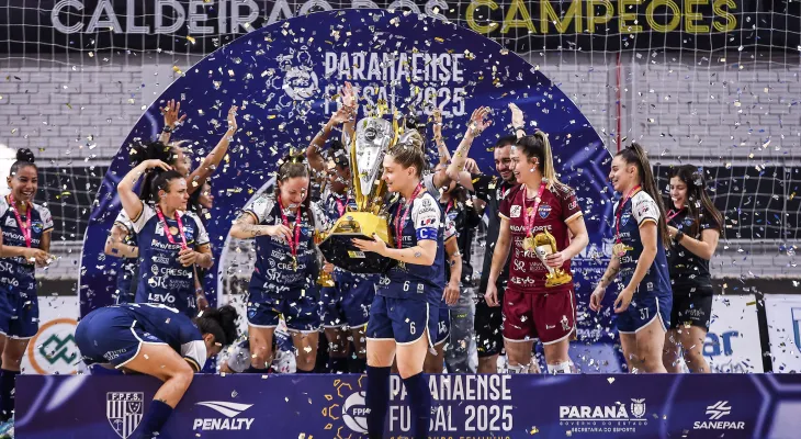 Faltam dois jogos para o tri do Stein na Liga Feminina de Futsal