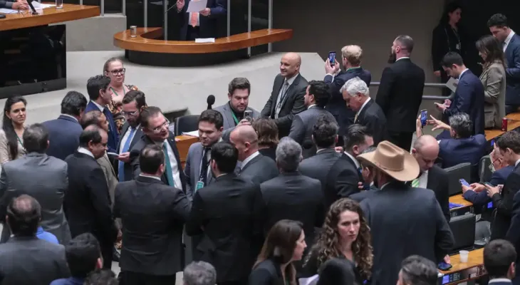 PL da Dosimetria beneficia criminosos comuns, dizem especialistas