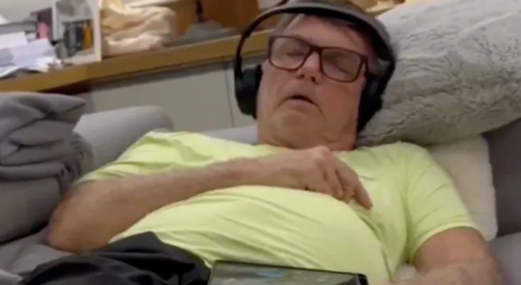 Carlos Bolsonaro divulga vídeo e cita piora na saúde de Jair Bolsonaro; confira o vídeo