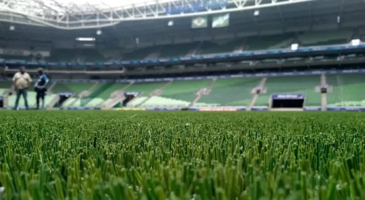 Clubes pedem suspensão de novos gramados sintéticos no Brasileirão