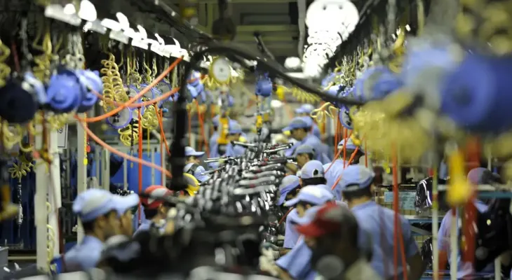 Atividade econômica brasileira contraiu 0,2% em outubro