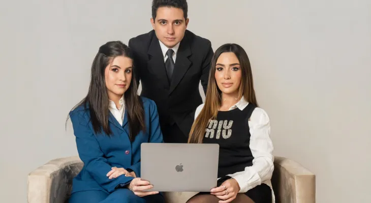 Jovens empreendedores lançam startup que revoluciona o consumo de moda sustentável