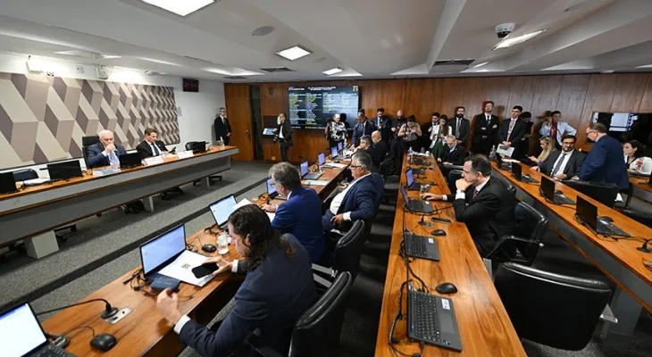 CCJ aprova PL da Dosimetria; texto vai a Plenário ainda nesta quarta