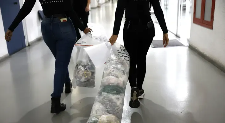 Polícia do Rio faz ação contra fraude em sistema de mandados de prisão