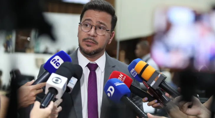 Líder da Oposição denuncia privatizações, e faz críticas ao  Governo Ratinho Jr.