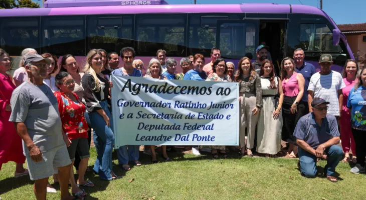 Corbélia recebe ônibus adaptado para idosos e veículo para o Conselho da Mulher