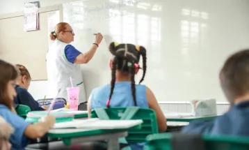 Prefeitura de Cascavel abre teste seletivo para 50 vagas de professor temporário