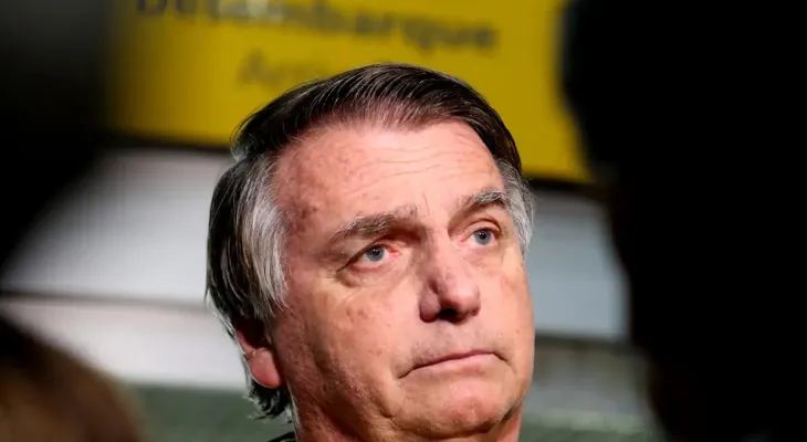 Bolsonaro segue estável e sem previsão de alta em Brasília