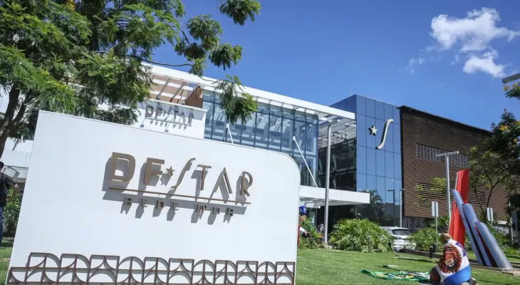 Jair Bolsonaro é internado para ser submetido a cirurgia nesta quinta