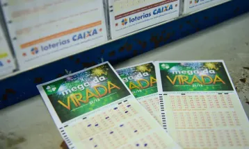 Caixa sorteia em instantes as seis dezenas da Mega da Virada