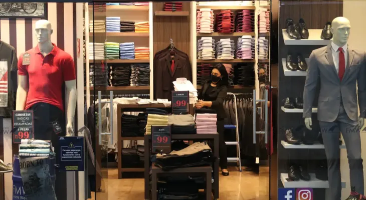 Entenda os direitos do consumidor para trocas de presentes de Natal