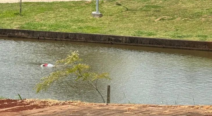 Mulher deixa hospital, cai em lago e morre afogada em Ibema