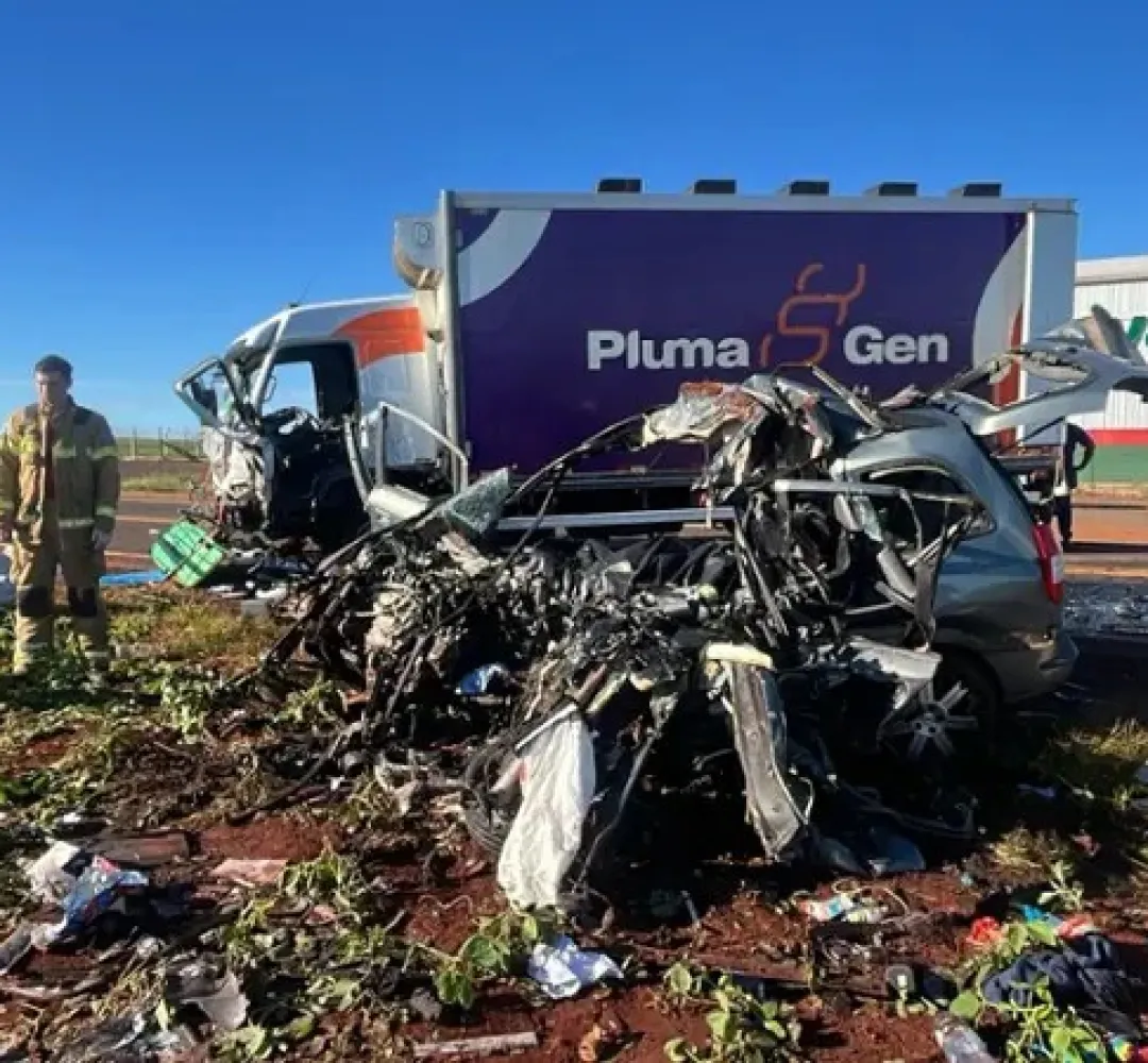 Acidente na PR-170 mata seis pessoas da mesma família em Rolândia