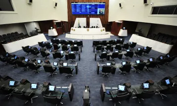 Qual deputado estadual registrou o menor gasto com verba de ressarcimento em 2025 no Paraná