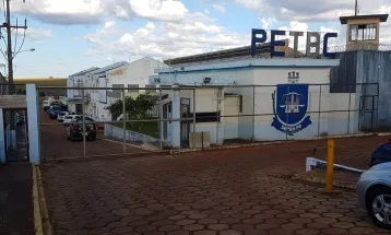 IAT acusa Sanepar de despejar esgoto de penitenciárias em córrego de Cascavel