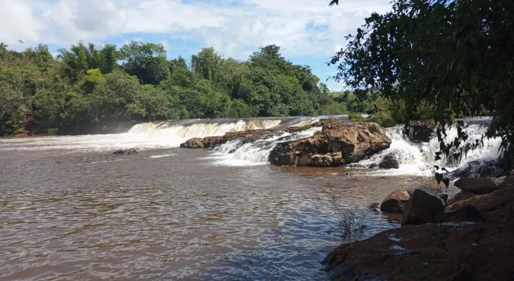 Menino de 11 anos morre após se afogar em rio de Boa Vista da Aparecida