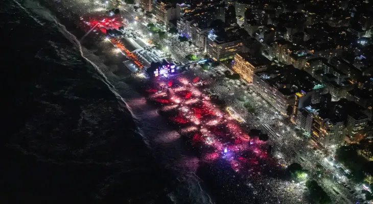 Comlurb recolhe 1,2 toneladas de lixo das praias do Rio no réveillon