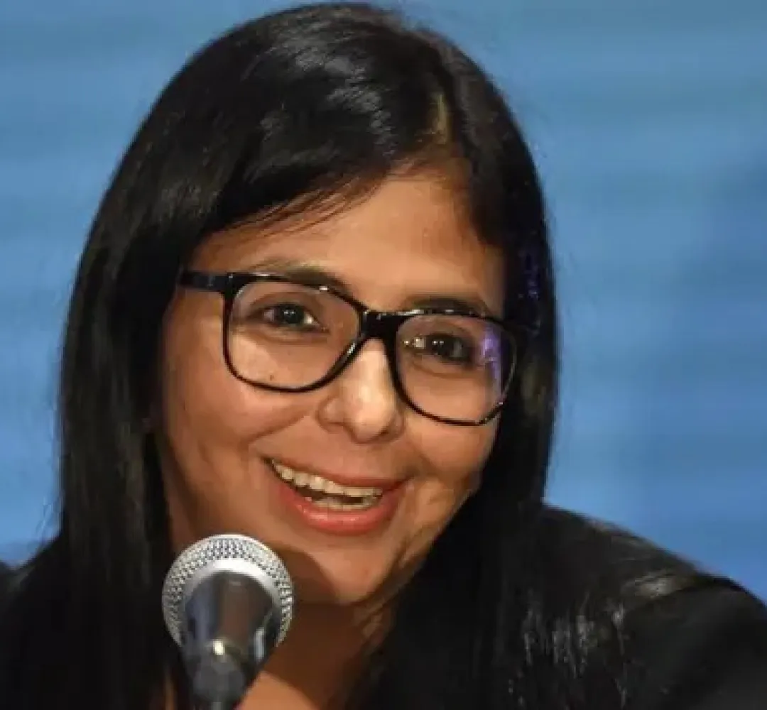 Delcy Rodríguez anuncia plano de defesa nacional da Venezuela com prazo de 100 dias