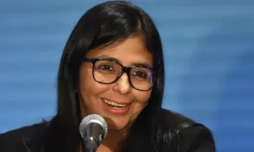 Delcy Rodríguez anuncia plano de defesa nacional da Venezuela com prazo de 100 dias